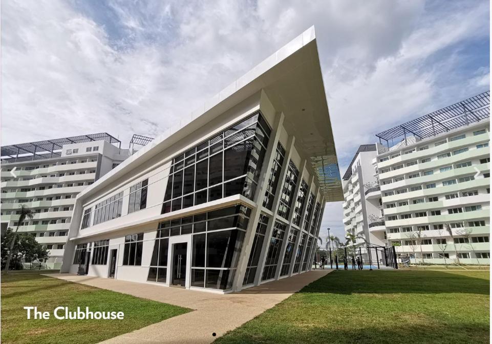 The Residences At Commonwealth By Century Properties Quezon City Dış mekan fotoğraf
